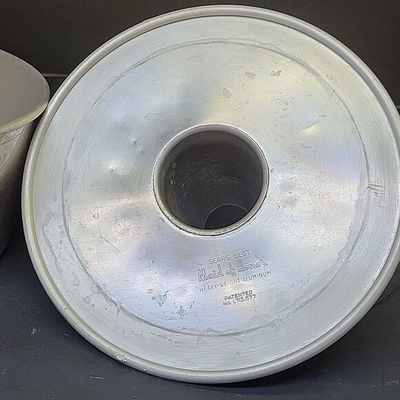 Angel Food Cake Pan Maid If Honor 10" Diameter Non Stick Two-Piece Pan - Picture 5 of 7